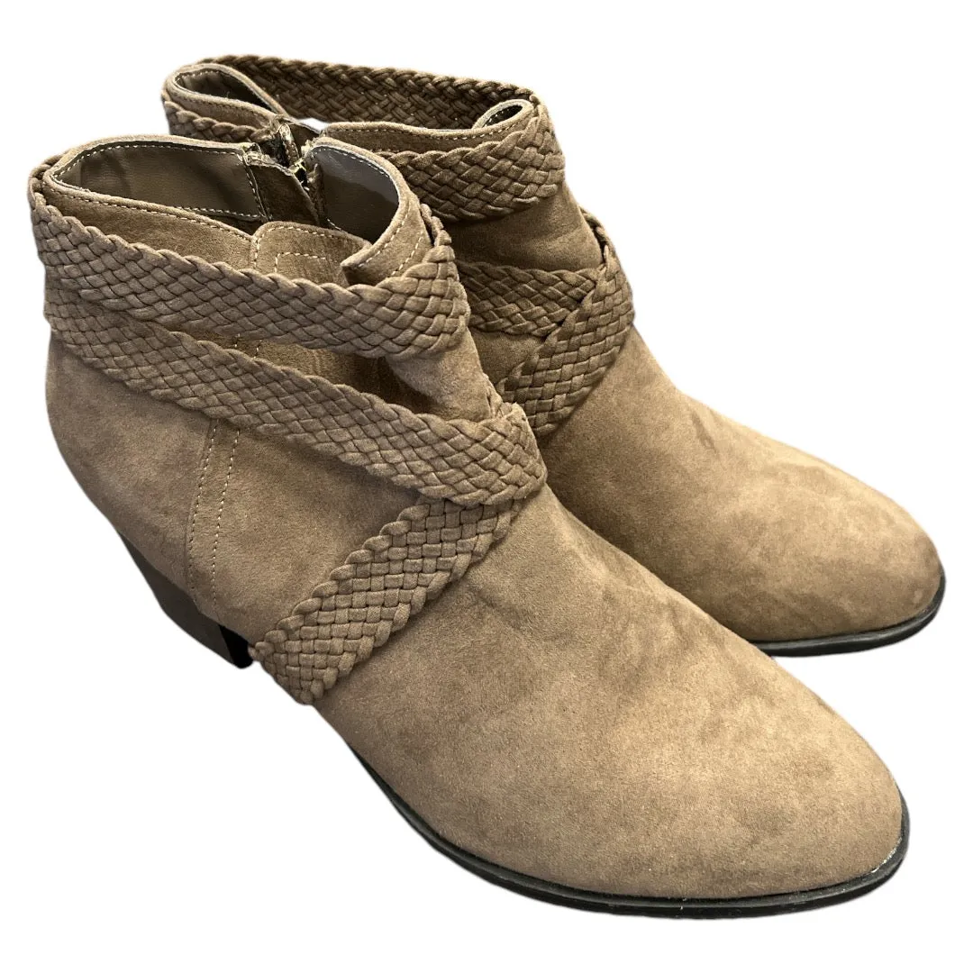 Boots Ankle Flats By Clothes Mentor, Size: 10