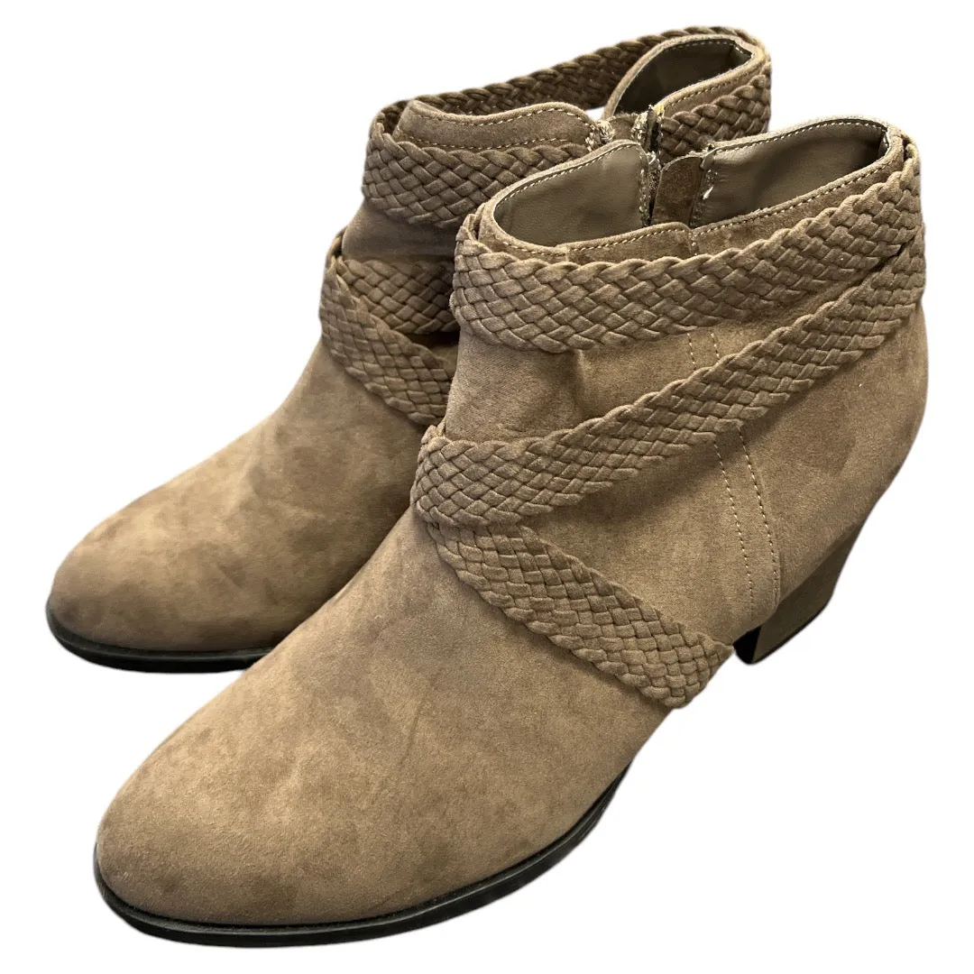 Boots Ankle Flats By Clothes Mentor, Size: 10
