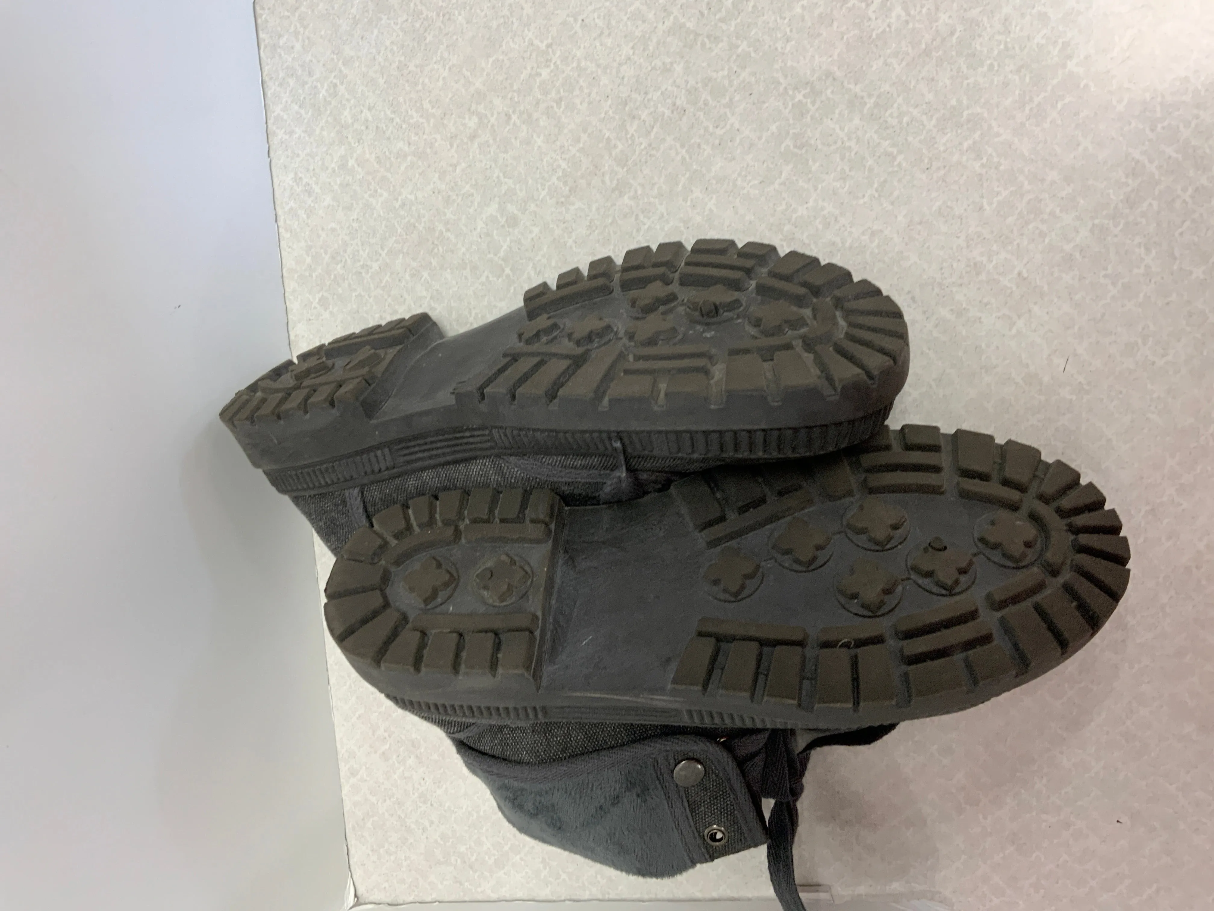 Boots Ankle Flats By Very J In Grey, Size: 7.5