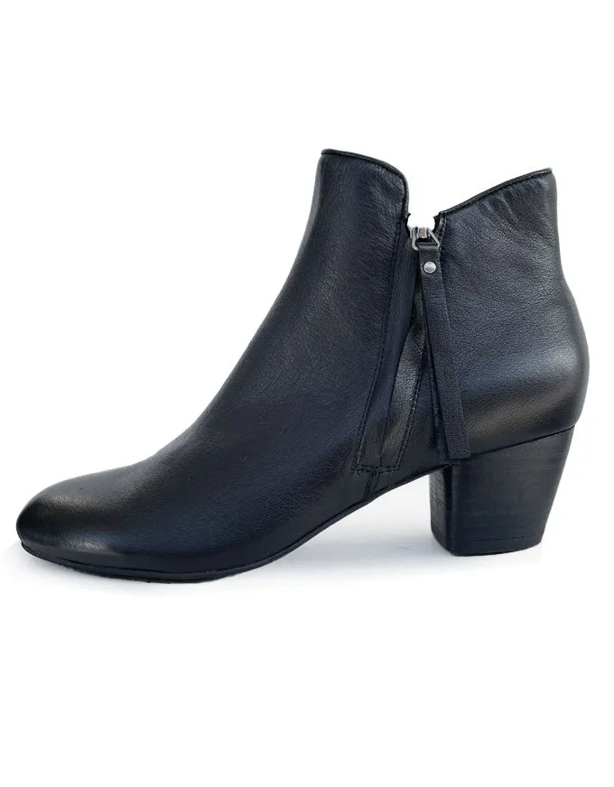 Demanse Ankle Boots Black