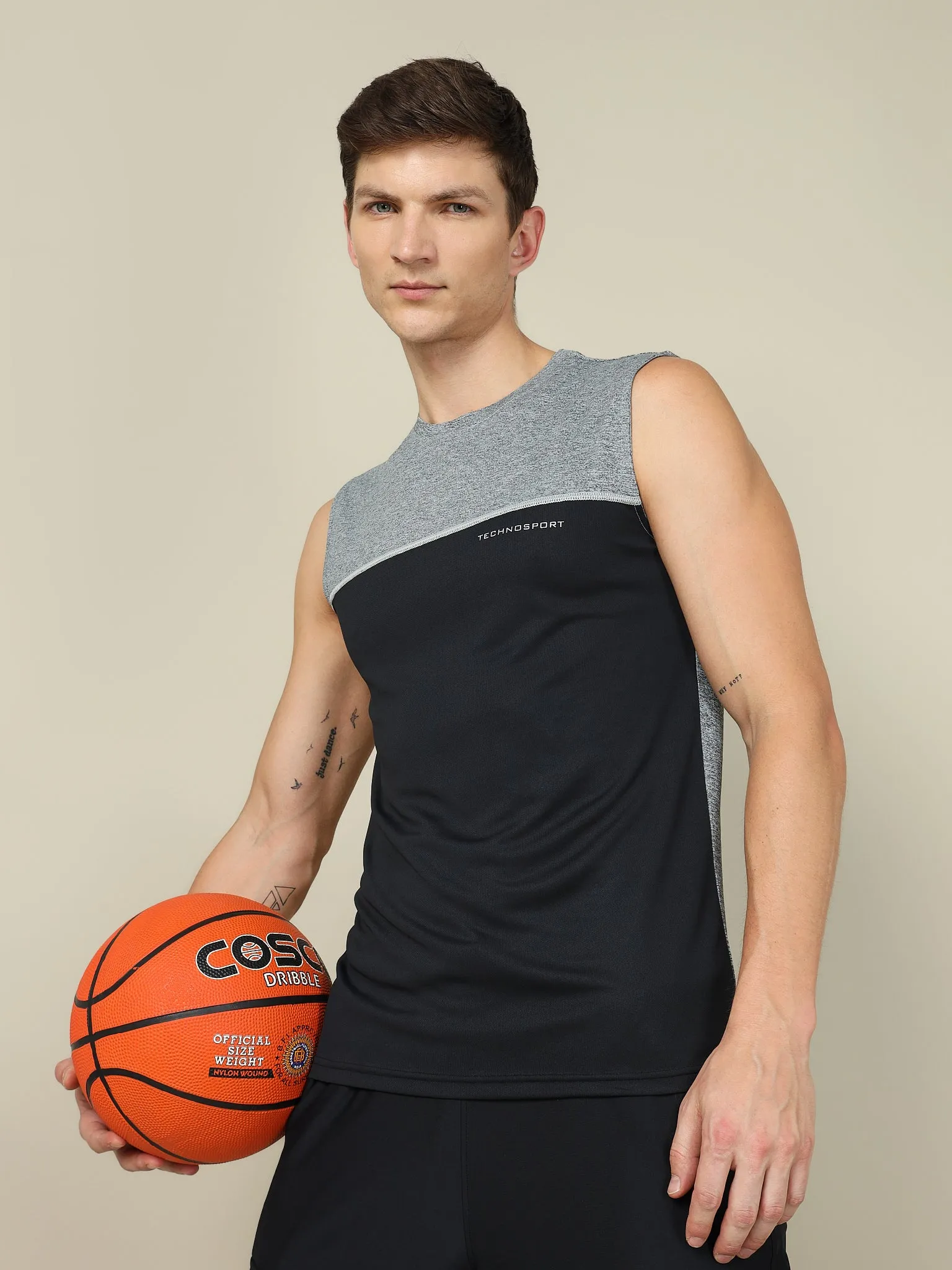 Men Colorblock Slim Fit Crew Neck Innerwear Vest with TECHNO COOL 