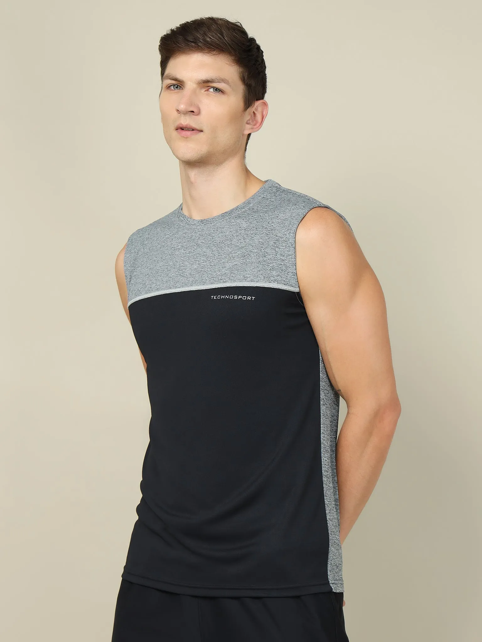 Men Colorblock Slim Fit Crew Neck Innerwear Vest with TECHNO COOL 