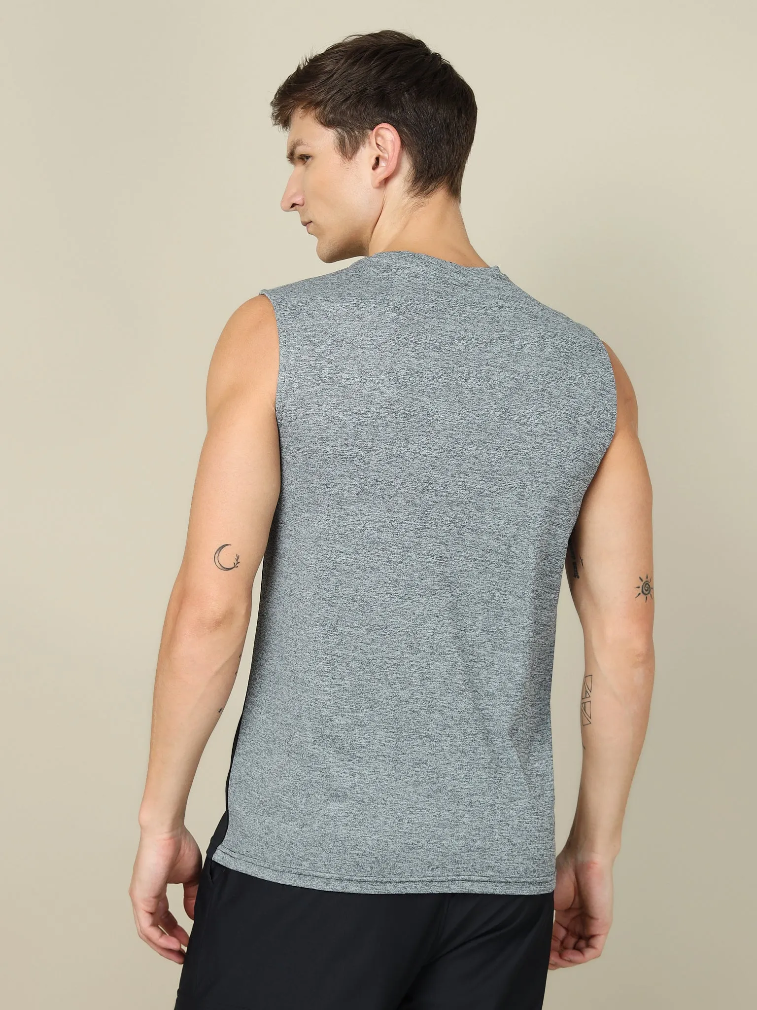 Men Colorblock Slim Fit Crew Neck Innerwear Vest with TECHNO COOL 