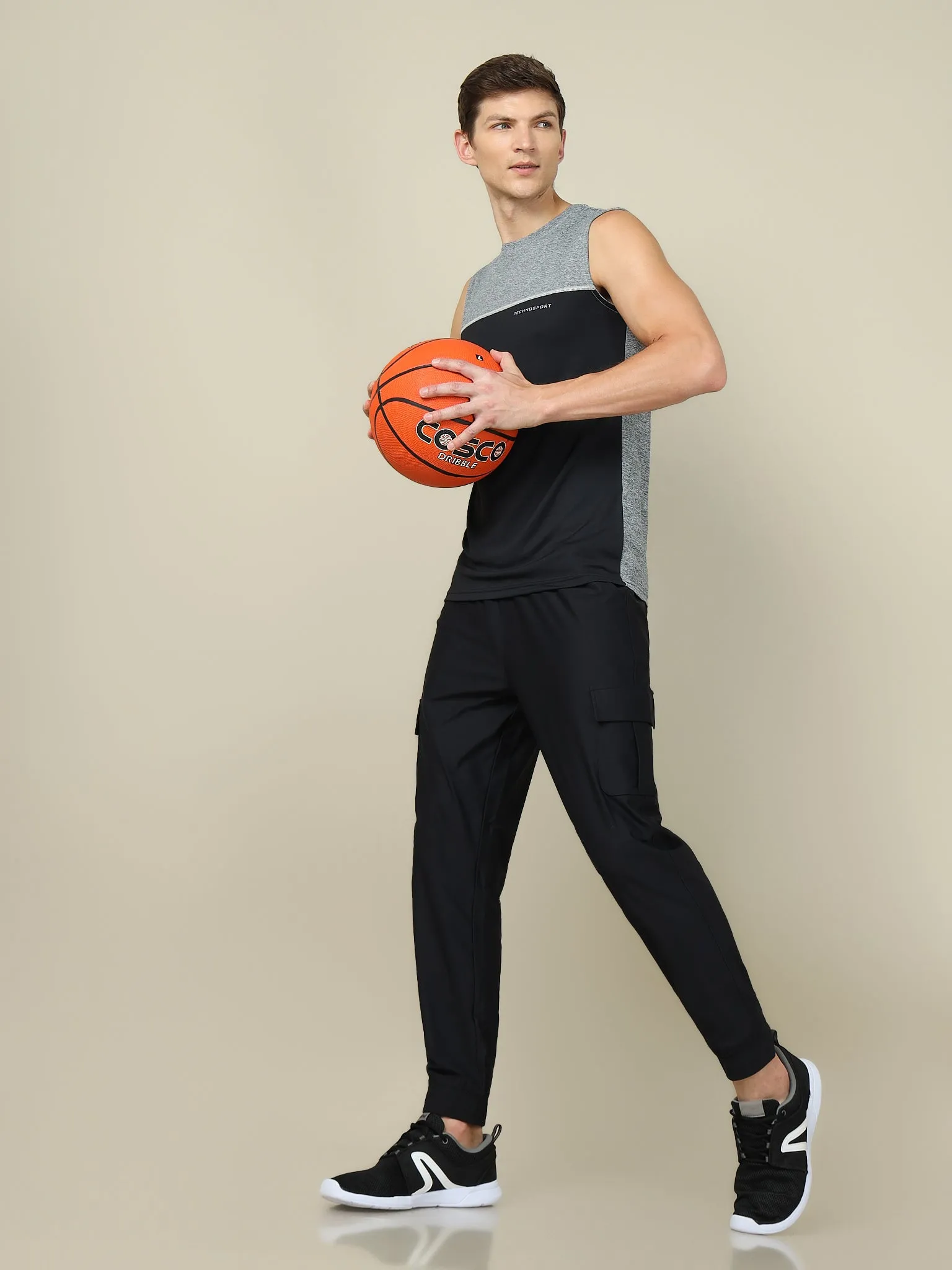 Men Colorblock Slim Fit Crew Neck Innerwear Vest with TECHNO COOL 