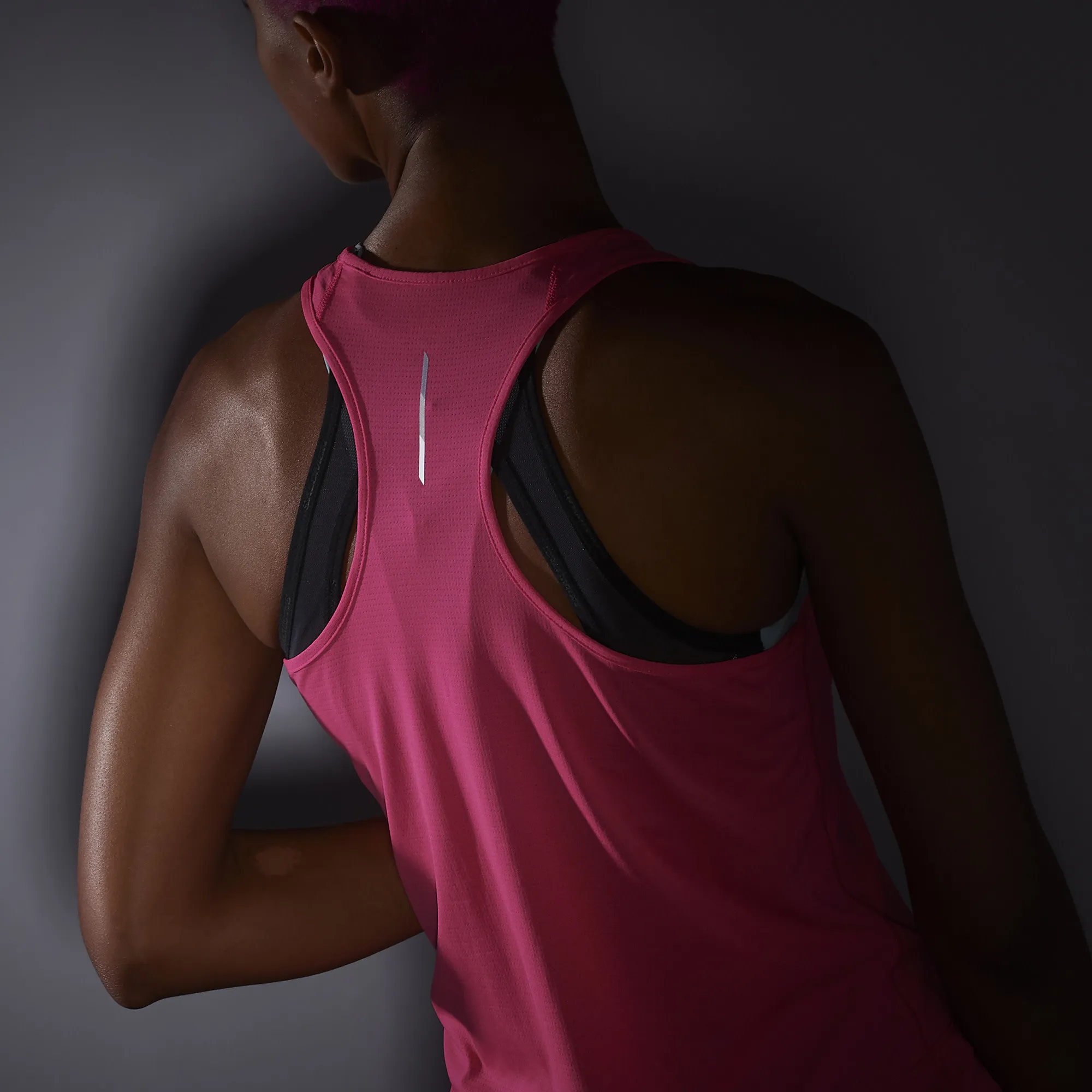 Salomon Women&#x27;s Cross Run Tank Top Beetroot Purple | Buy Salomon Women&#x27;s Cross Run Tank Top Beetroot Purple here | Outnorth