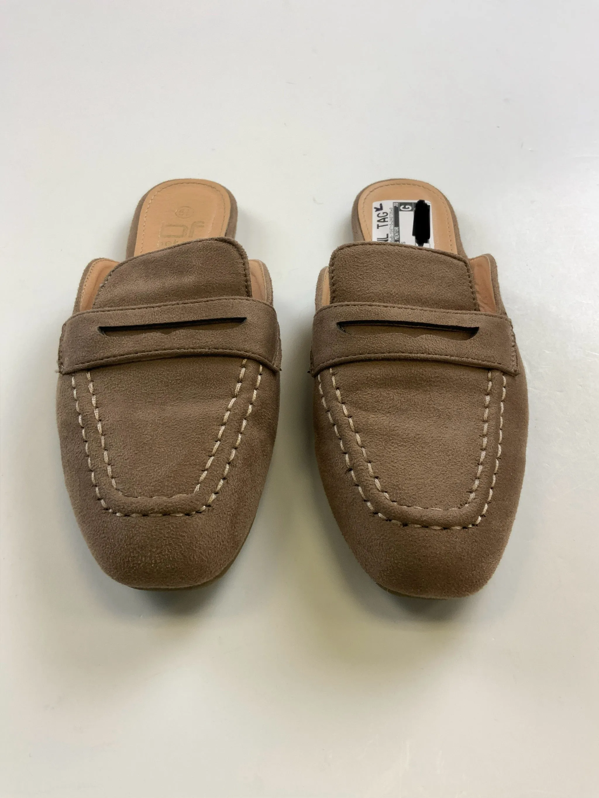 Shoes Flats By Clothes Mentor In Brown, Size: 6.5