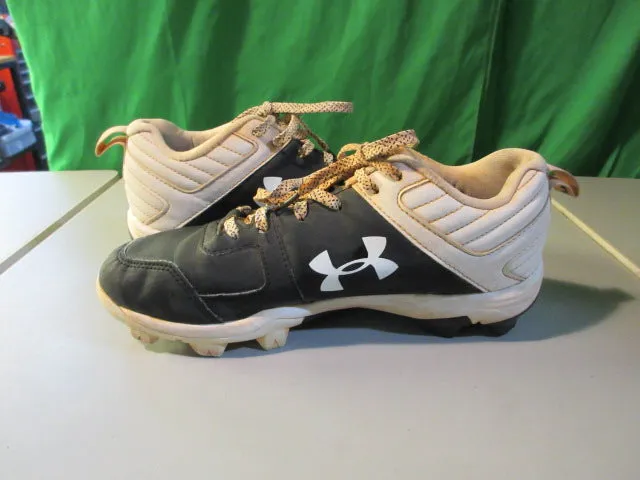 Used Under Armour Lead Off Youth Size 6 Baseball Cleats